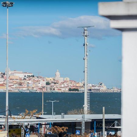 Vista Lisboa Guest Apartments Almada Esterno foto